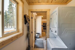 Quiet Mtn Cabin w/ Deck < 5 Mi to Fairplay Beach!