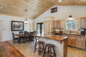 Quiet Mtn Cabin w/ Deck < 5 Mi to Fairplay Beach!