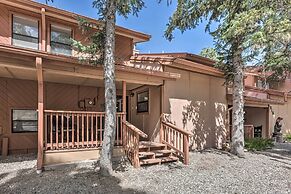 Ruidoso Condo w/ Private Hot Tub ~ 1 Mi to Dtwn!