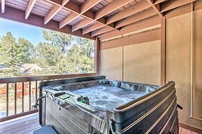 Ruidoso Condo w/ Private Hot Tub ~ 1 Mi to Dtwn!