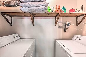 Ruidoso Condo w/ Private Hot Tub ~ 1 Mi to Dtwn!