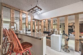 Ruidoso Condo w/ Private Hot Tub ~ 1 Mi to Dtwn!