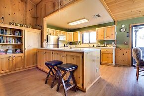 Rustic Pine Mtn Club Cabin w/ Beautiful View!
