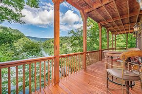 Luxe '3 Bears Cabin' on Watauga Lake w/ Decks!