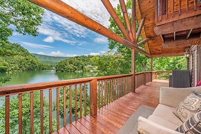 Luxe '3 Bears Cabin' on Watauga Lake w/ Decks!