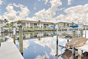 Waterfront Condo w/ Dock - Walk to Fishermens!