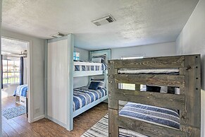 'the Spicy Crab' Freeport Home w/ Beach-view Deck!