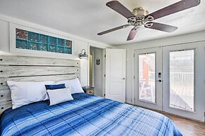 'the Spicy Crab' Freeport Home w/ Beach-view Deck!