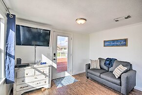 'the Spicy Crab' Freeport Home w/ Beach-view Deck!