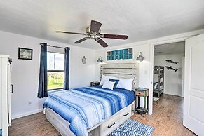 'the Spicy Crab' Freeport Home w/ Beach-view Deck!