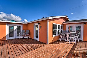 'the Spicy Crab' Freeport Home w/ Beach-view Deck!