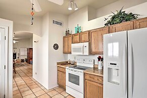 Tucson Area House w/ Pool Access & Mountain Views!