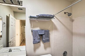 Tucson Area House w/ Pool Access & Mountain Views!