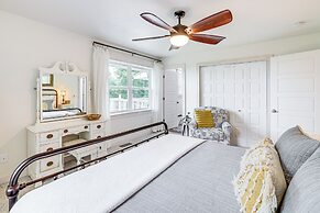 Beaver Lake Getaway w/ 2 Decks, Grill, & Views!