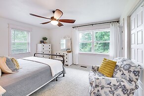 Beaver Lake Getaway w/ 2 Decks, Grill, & Views!