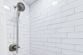 Beaver Lake Getaway w/ 2 Decks, Grill, & Views!