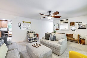 Beaver Lake Getaway w/ 2 Decks, Grill, & Views!