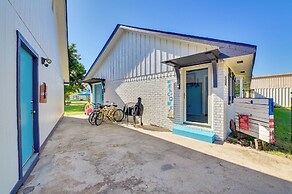 Walk to Lake Texoma: Family-friendly Retreat!