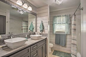 Walk to Lake Texoma: Family-friendly Retreat!