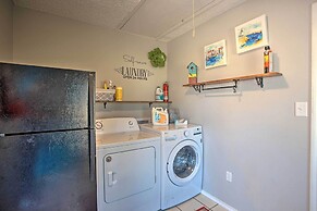 Walk to Lake Texoma: Family-friendly Retreat!