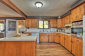 Cozy Home w/ Private Patio & Views, Hiking On-site
