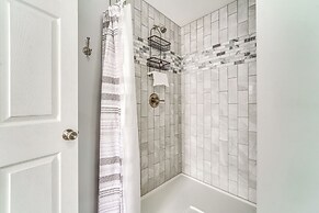 Cozy Home w/ Private Patio & Views, Hiking On-site