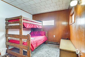 Cozy Home w/ Private Patio & Views, Hiking On-site