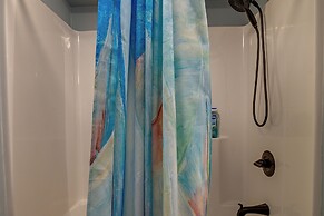 'below Deck' Beach House: Walk to the Ocean!