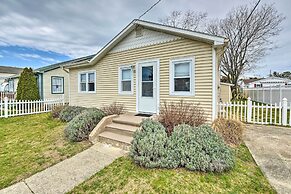 Cozy Villas Cottage w/ Deck, 1/2 Block to Beach!