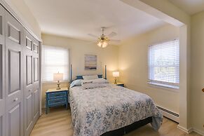 Cozy Villas Cottage w/ Deck, 1/2 Block to Beach!