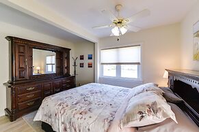 Cozy Villas Cottage w/ Deck, 1/2 Block to Beach!