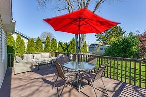 Cozy Villas Cottage w/ Deck, 1/2 Block to Beach!