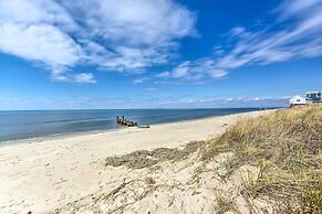 Cozy Villas Cottage w/ Deck, 1/2 Block to Beach!