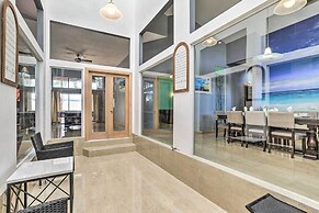 Huge Home w/ Pool Table Near St Pete Beach!