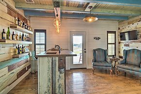 Pool, Hot Tub & Game Room: Schulenburg Retreat