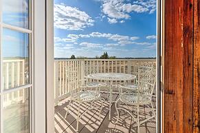 Pool, Hot Tub & Game Room: Schulenburg Retreat