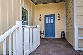 Pool, Hot Tub & Game Room: Schulenburg Retreat