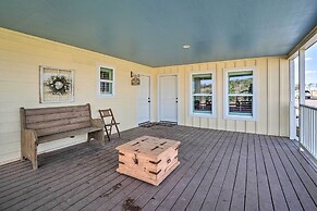 Pool, Hot Tub & Game Room: Schulenburg Retreat