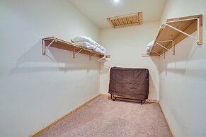 Elegant Big Bear Cabin Half Mi to Big Bear Lake!