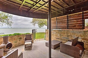 Lakefront Rockwall Home w/ Loft, Deck + Patio