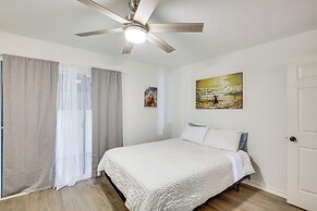 7 Mi to Winery: Lakefront Rockwall Home w/ Deck