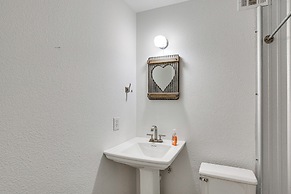 7 Mi to Winery: Lakefront Rockwall Home w/ Deck