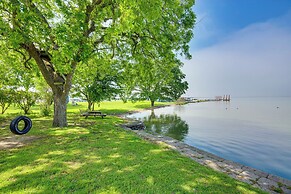 7 Mi to Winery: Lakefront Rockwall Home w/ Deck