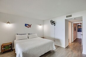 7 Mi to Winery: Lakefront Rockwall Home w/ Deck