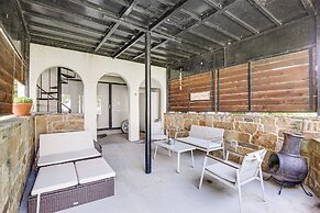 7 Mi to Winery: Lakefront Rockwall Home w/ Deck