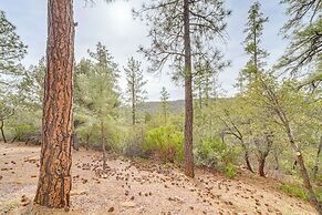 Strawberry Hideaway in the Pines w/ Hot Tub!