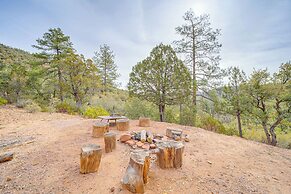 Strawberry Hideaway in the Pines w/ Hot Tub!