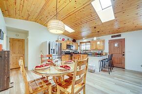 Strawberry Hideaway in the Pines w/ Hot Tub!