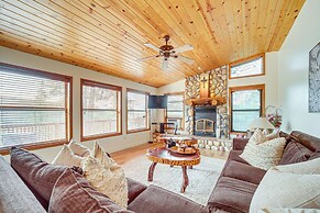 Strawberry Hideaway in the Pines w/ Hot Tub!