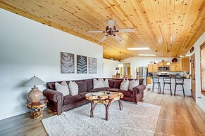 Strawberry Hideaway in the Pines w/ Hot Tub!